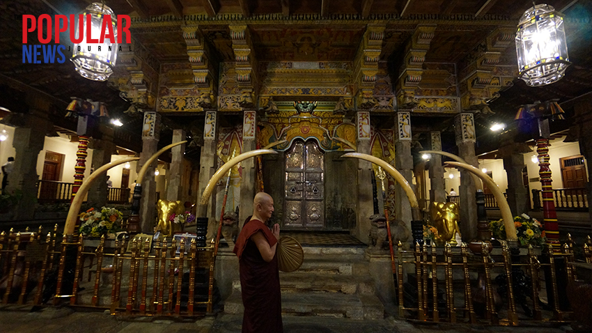 ျမတ္စြာဘုရားရွင္၏ လက္ဝဲေအာက္စြယ္ေတာ္ ကိန္းဝပ္စံပယ္ေတာ္မူရာ သီရိလကၤာ