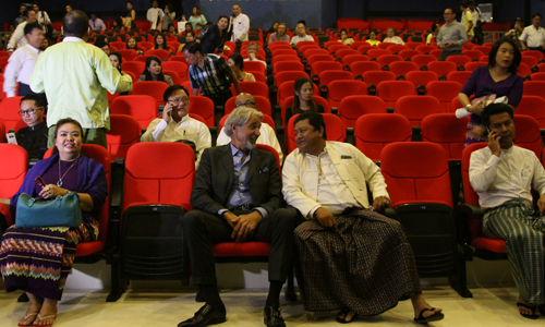 ၂ ႏွစ္အတြင္းမွ ာ႐ုပ္႐ွင္႐ံု ၁ဝဝ အထိ တည္ေဆာက္သြားမည္