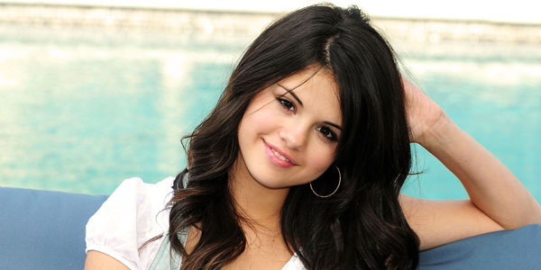 သူငယ္ခ်င္း အတုေတြကုိ မလုိခ်င္ေတာ့သူ Selena Gomez
