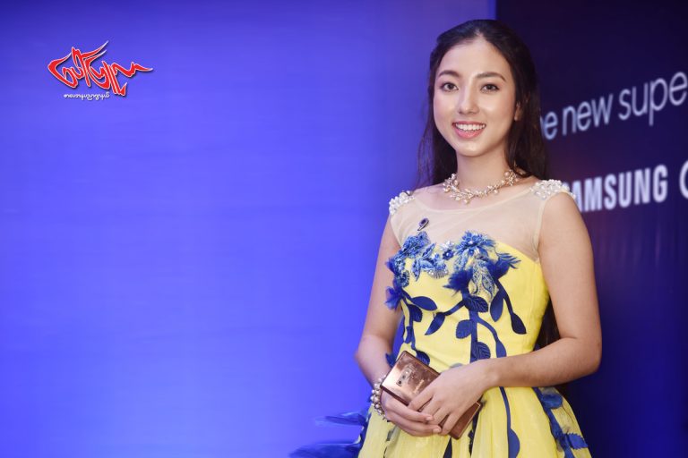 ဖခင္နဲ႔အတူ Show ပြဲမလုပ္ျဖစ္ေသးတဲ့အေၾကာင္းေျပာလာတဲ့ အဆုိေတာ္ပန္းေရာင္ျခယ္