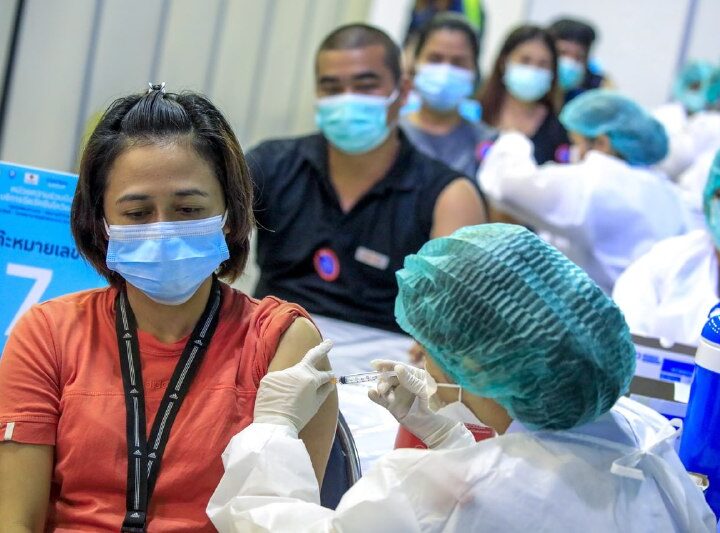ထိုင်းနိုင်ငံရဲ့ လူဦးရေ ၇၀ ရာခိုင်နှုန်းကို ယခုနှစ်အကုန်တွင် ကိုဗစ် ကာကွယ်ဆေးထိုးနှံပြီ းဖြစ်ရန် ရည်မှန်းထား