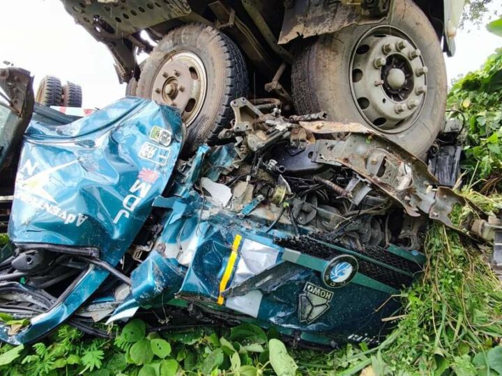 သီပေါတွင် ကားသုံးစီးဆင့်တိုက်၍ ကိုယ်ဝန်ဆောင်အမျိုးသမီးတစ်ဦးပိမိပြီးသေဆုံး