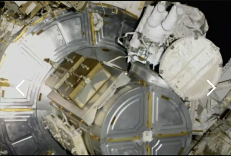 ဂျပန်အာကာသယာဉ်မှူး ကိုအိချိဝါကာတာနှင့် အာကာသယာဉ်မှူးနီကိုးလ်မန်းတို့ ၂၀၂၃ တွင် ပထမဆုံး အာကာသ ထဲ လမ်းလျှောက်ခဲ့
