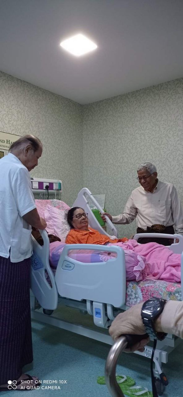တစ်သက်တာအကယ်ဒမီဆုရှင်ဒေါ်မြင့်မြင့်ခင် ကျန်းမာရေးကြောင့်ဆေးကုသမှုခံယူနေရ