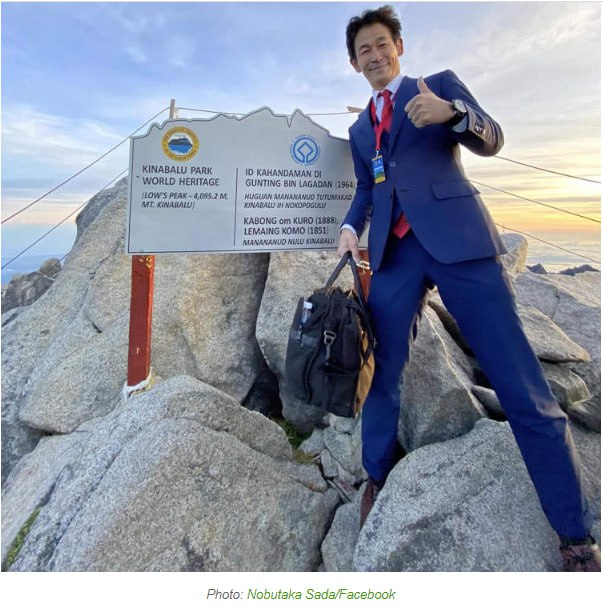 မလေးရှားရှိ အမြင့်ဆုံးတောင်ကို ဝတ်စုံပြည့်ဝတ်ကာ သားရေဖိနပ်နှင့် တက်ခဲ့သော ဂျပန်နိုင်ငံသား