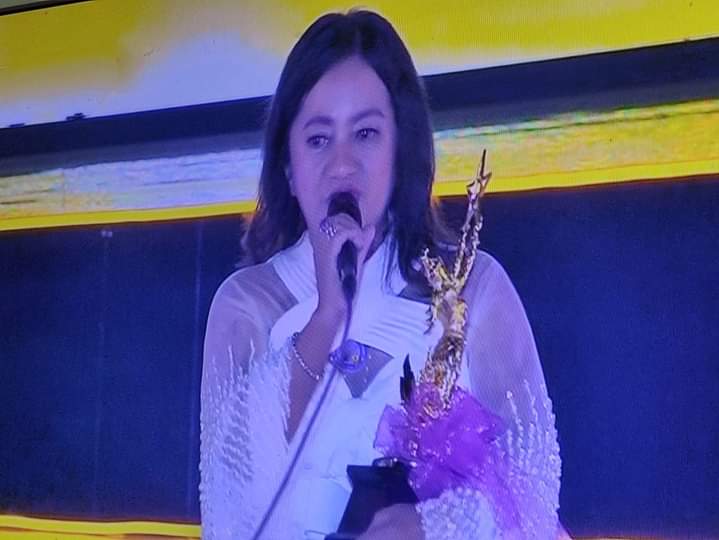 ၂၀၂၀ ပြည့်နှစ်အတွက် အထူးဆုအကောင်းဆုံးဝတ်စားဆင်ယင်ထုံးဖွဲ့မှုဆု ဌေးဌေးတင်နှင့်အဖွဲ့ရရှိ