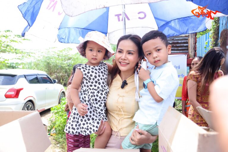 ကိုတာတာမျိုး ကွယ်လွန်ခြင်း ၂ နှစ်ပြည့်အား ရည်စူး၍ ဇနီးနန်းမြတ်ဖြိုးသင်းမှ အိမ်ထောင်စု ၁၅၀ စာအတွက် စားသောက်ကုန်များလှူဒါန်းခဲ့