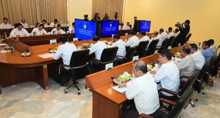 တစ်နိုင်ငံလုံးရှိ အခြေခံပညာကျောင်းများ အားလုံး တစ်ပြေးညီ ဝါတွင်းကာလ၌ ဥပုသ်နေ့နှင့် တနင်္ဂနွေနေ့တို့တွင် ကျောင်းပိတ်ရမည်